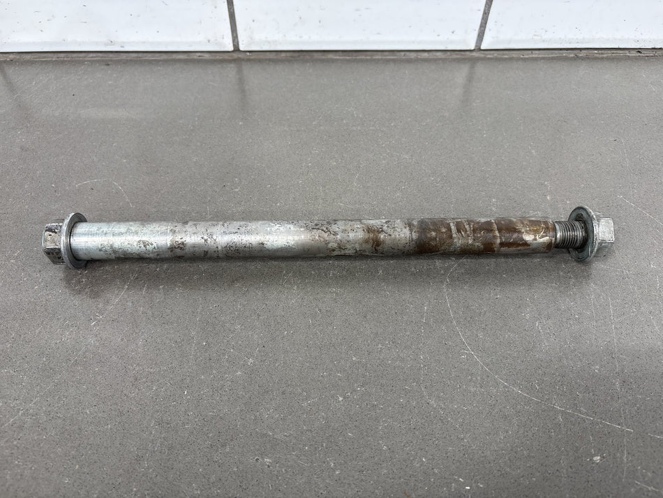 06-07 Dyna Super Glide Street Bob Wide Glide Harley Rear Axle 41114-06