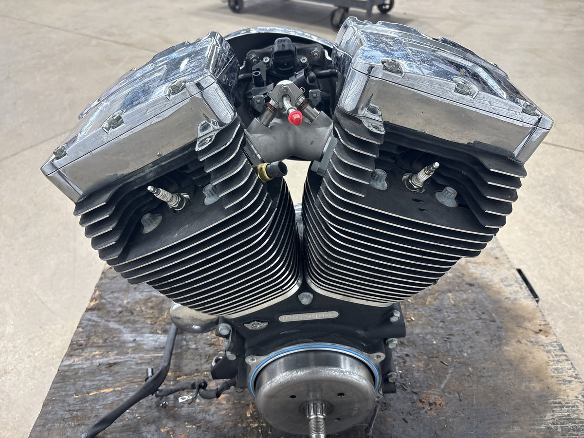 1999-2006 Harley Road King FLHRCI Twin Cam 88 EFI Engine Video/Compression Test