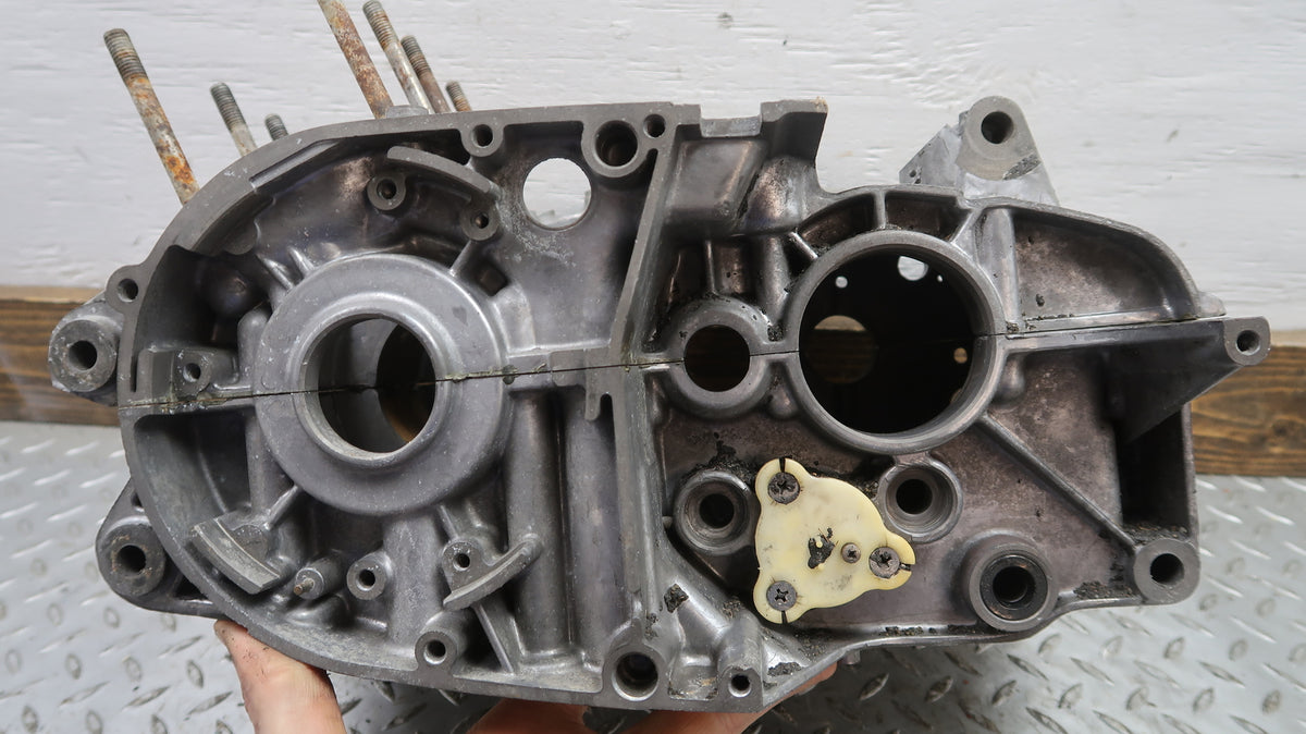 1970-1975 Yamaha R5C RD350 RD250 Crankcases OEM 278-15100-02-00