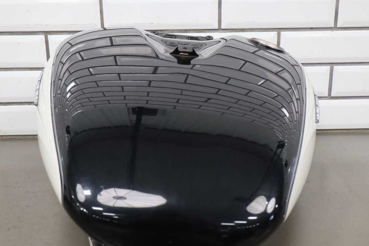 2001 Suzuki VL800 Volusia Fuel Tank Black White FP4