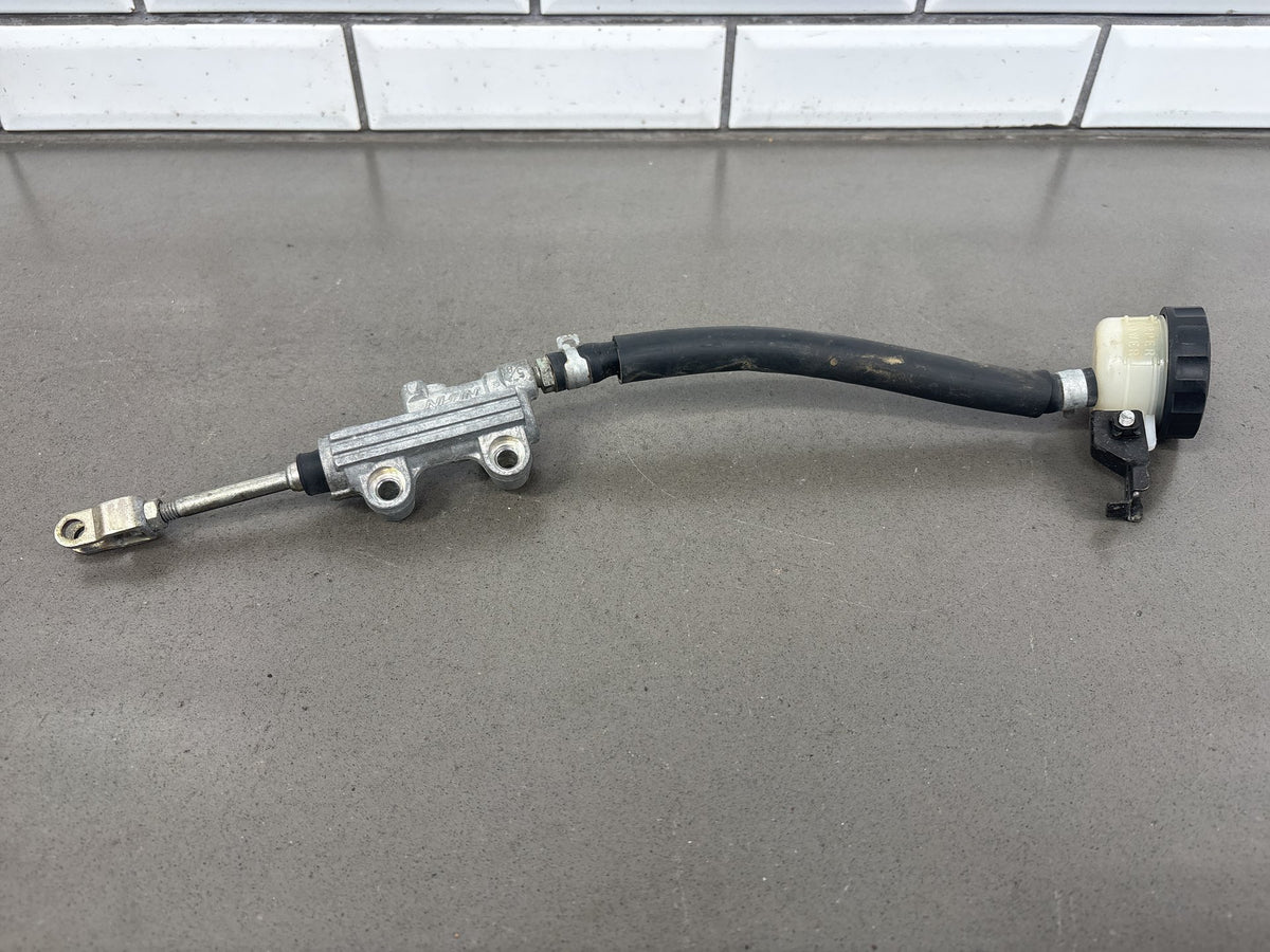 1990-93 Kawasaki ZX-11 ZX1100C Rear Brake Master Cylinder Reservoir 43015-1418