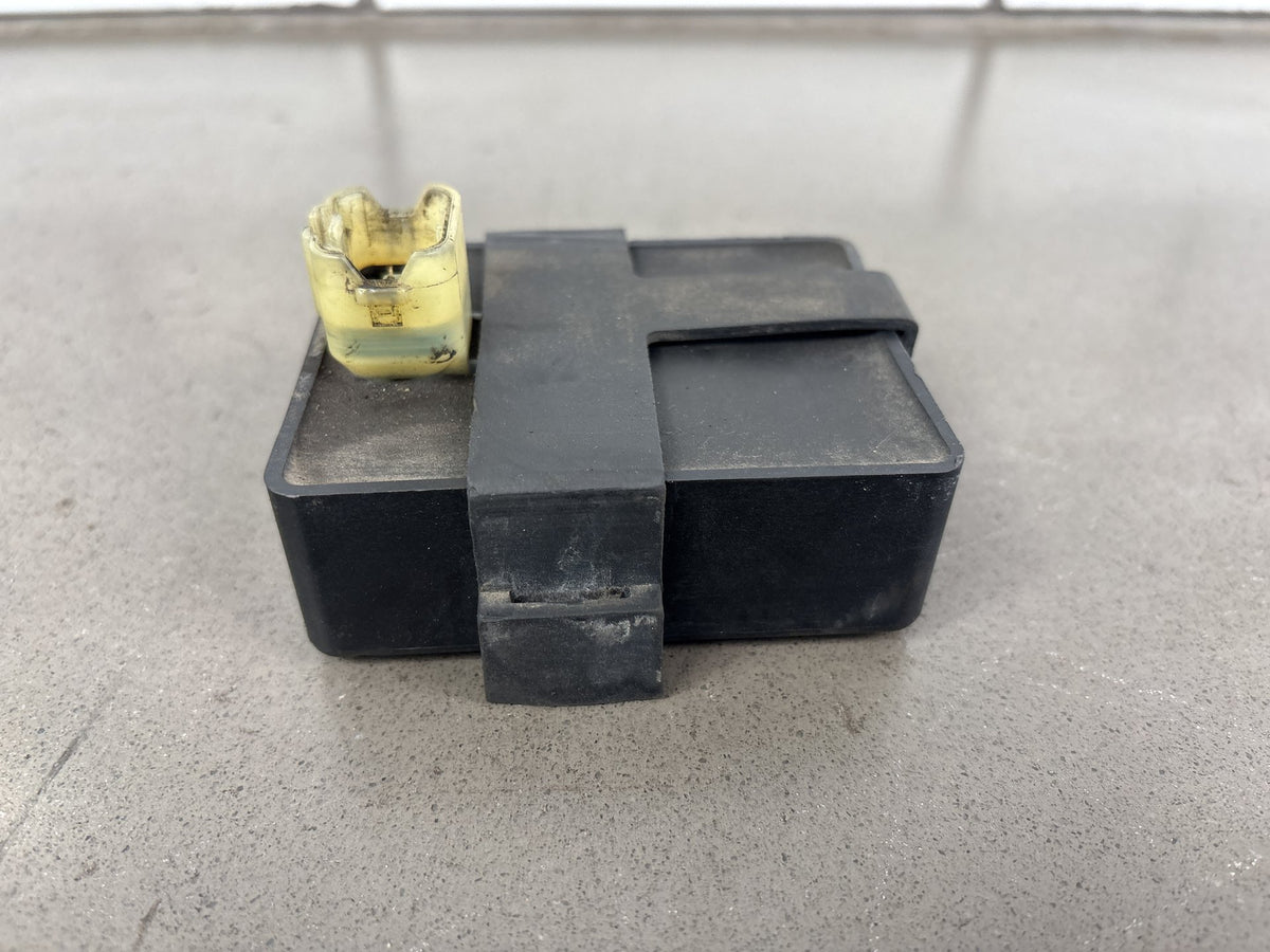 2000 Honda Super Hawk 1000 VTR1000F CDI Igniter Units MBBA A 003A And CI689 OEM