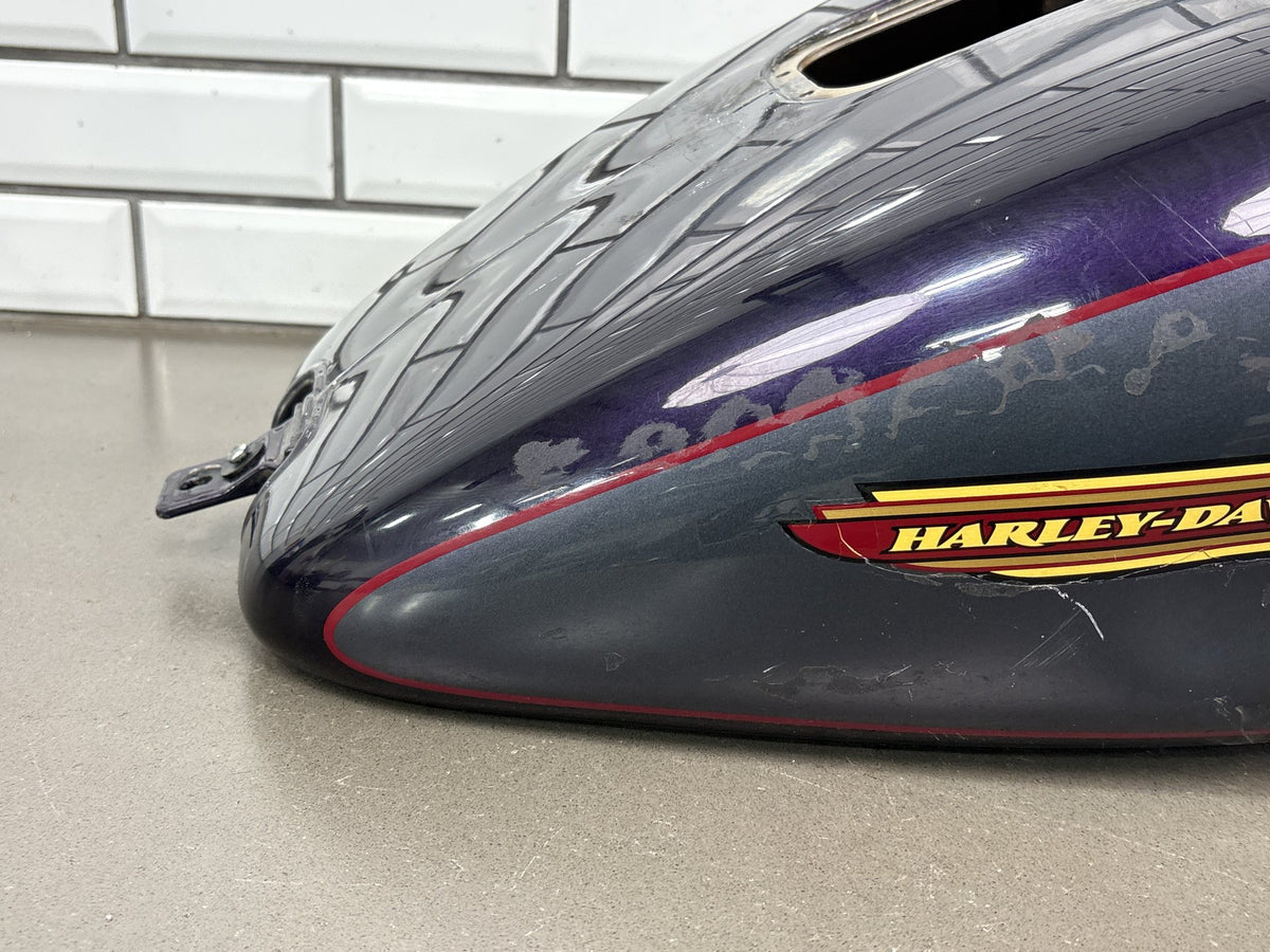 01-05 Harley Heritage Softail FLSTC FLSTCI Fuel Tank 5 Gallon OEM 61625-01D Dent