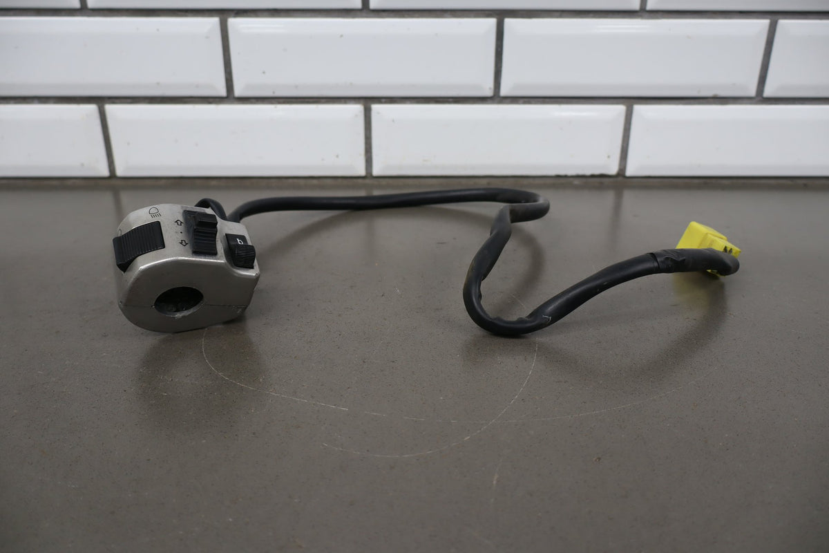 2001-02 Suzuki VL800 Volusia Left Switch OEM 37400-48E30