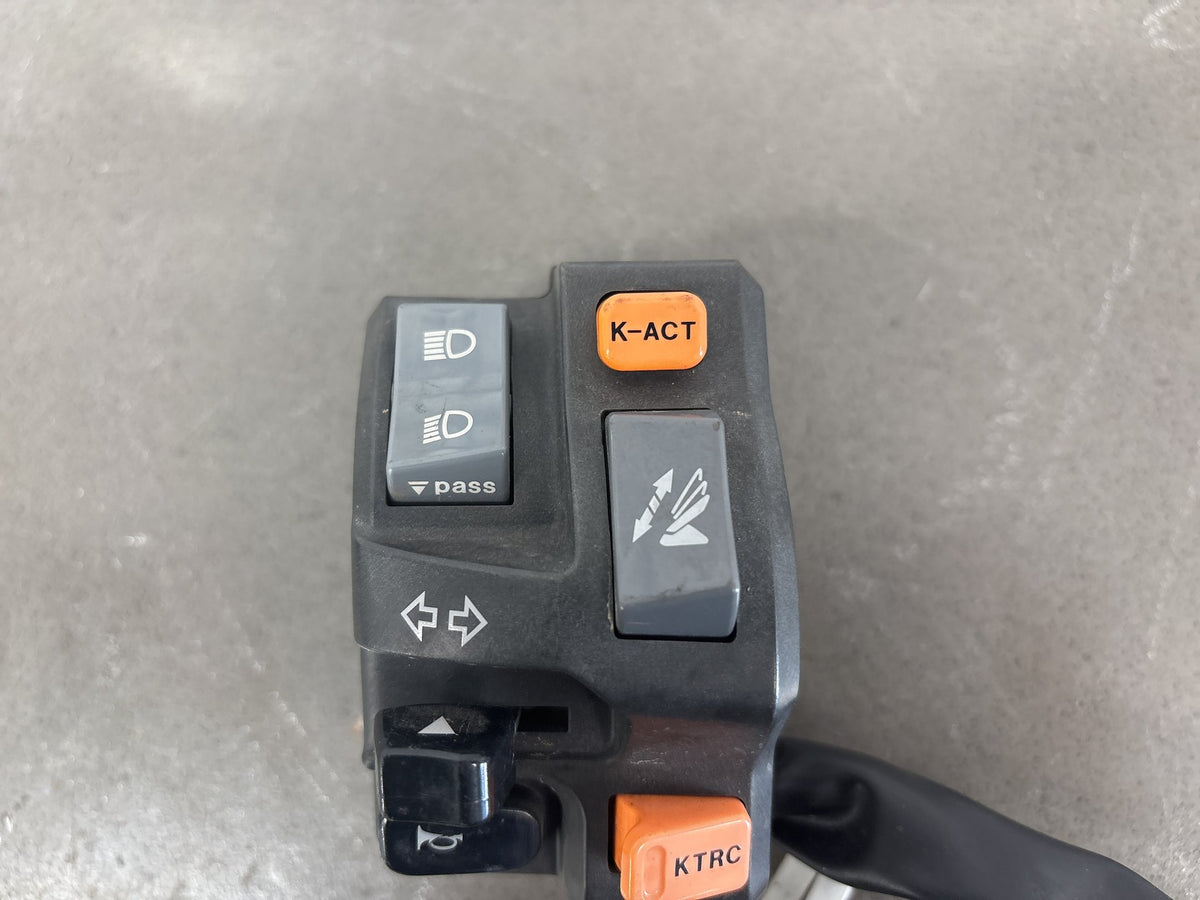 2010-2014 Kawasaki Concours 14 ZG1400 Left Handlebar Control Switch 46091-0202