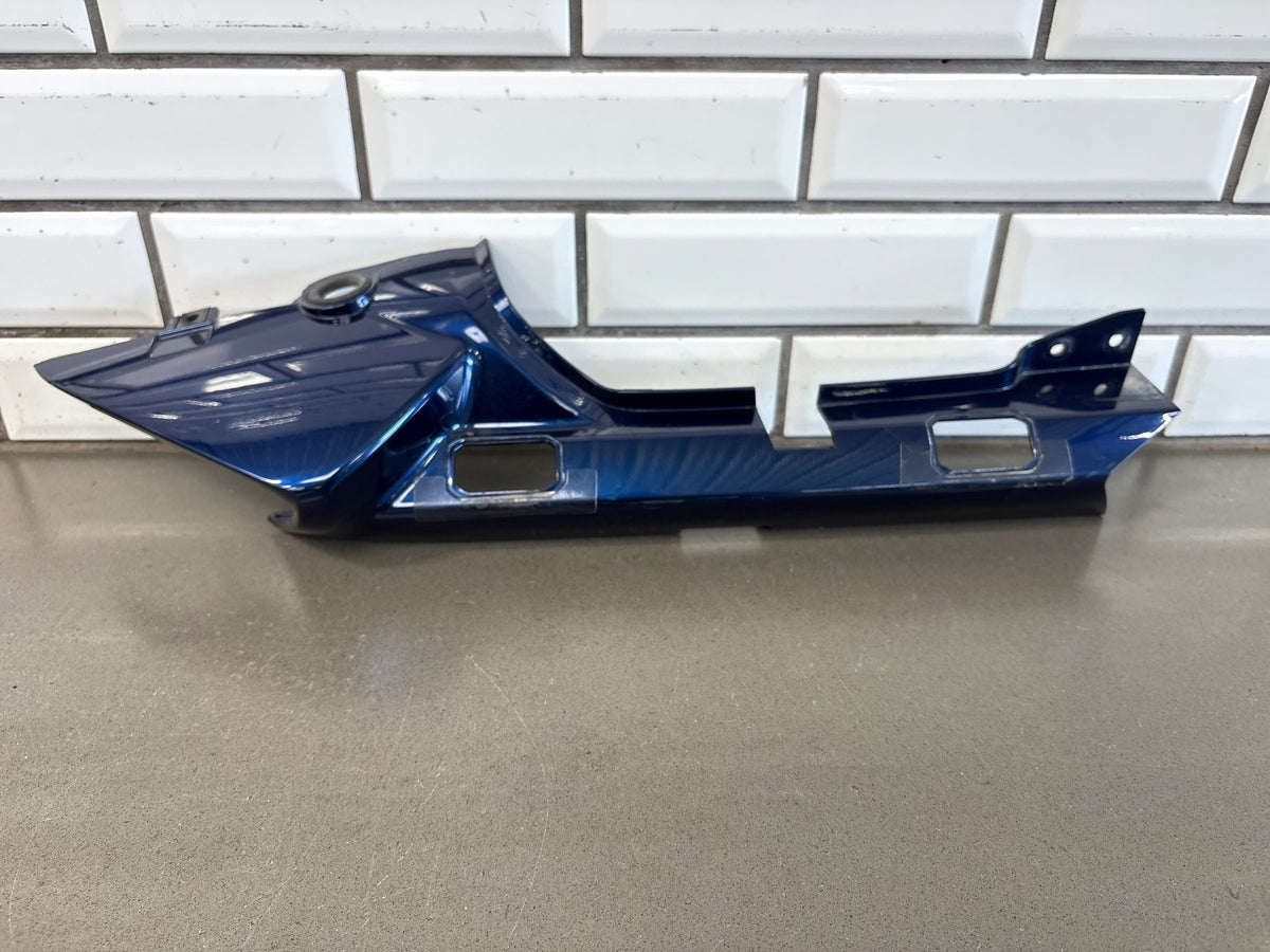 2006-2013 Yamaha FJR1300 Right Tail Side Cover Blue Cracked OEM 3P6-2472K