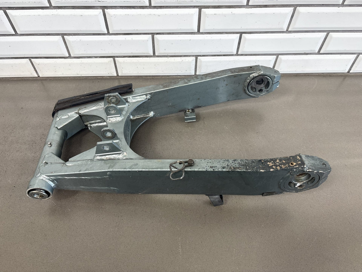 1990-1993 Kawasaki Ninja ZX-11 ZX1100C Swingarm Swing Arm OEM 33001-1351