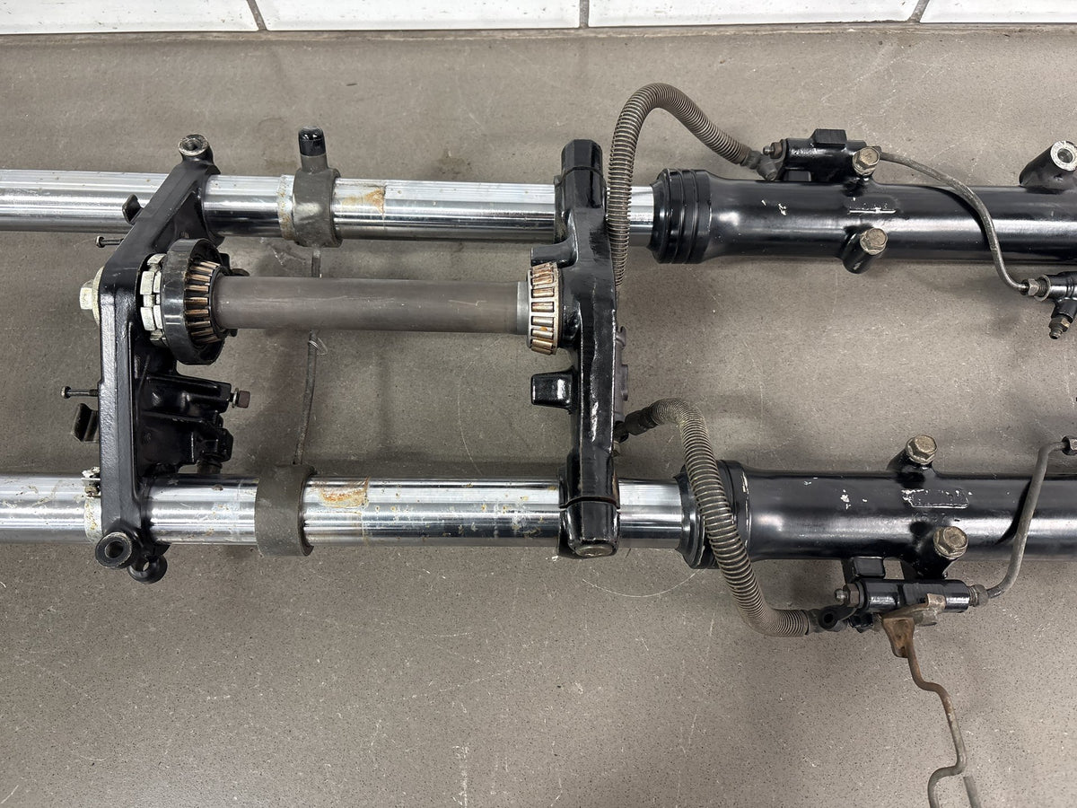 1982-1985 Kawasaki GPZ750 Front End Complete Forks Triple Trees OEM Straight