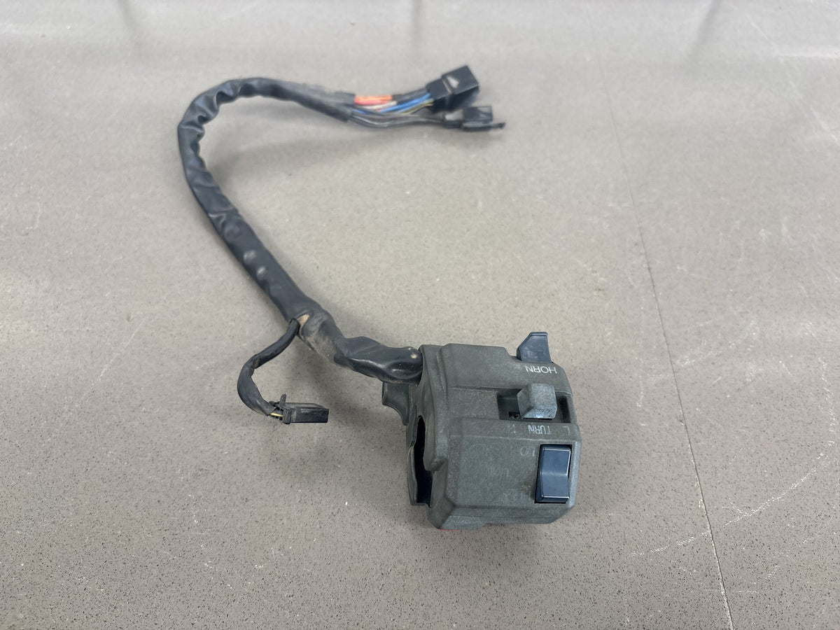 1990-1993 Kawasaki Ninja ZX-11 ZX1100C Left Handlebar Switch Housing 46091-1533