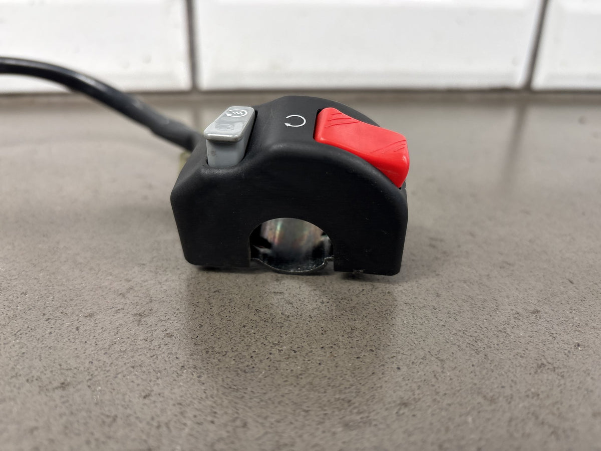 1999-2007 Yamaha YZF600R 3K Mile Right Handlebar Switch Housing Start Kill OEM