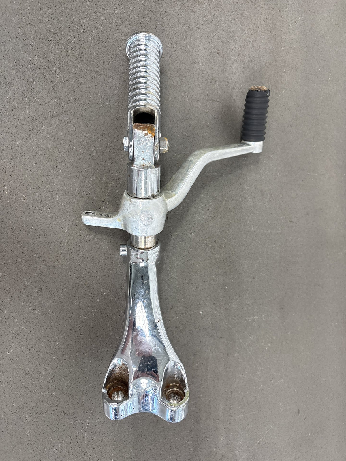 04-13 Harley Davidson Sportster XL 1200 883 Foot Peg Forward Controls Left/Right