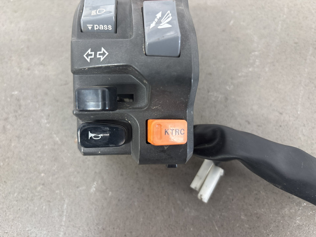 2010-2014 Kawasaki Concours 14 ZG1400 Left Handlebar Control Switch 46091-0202