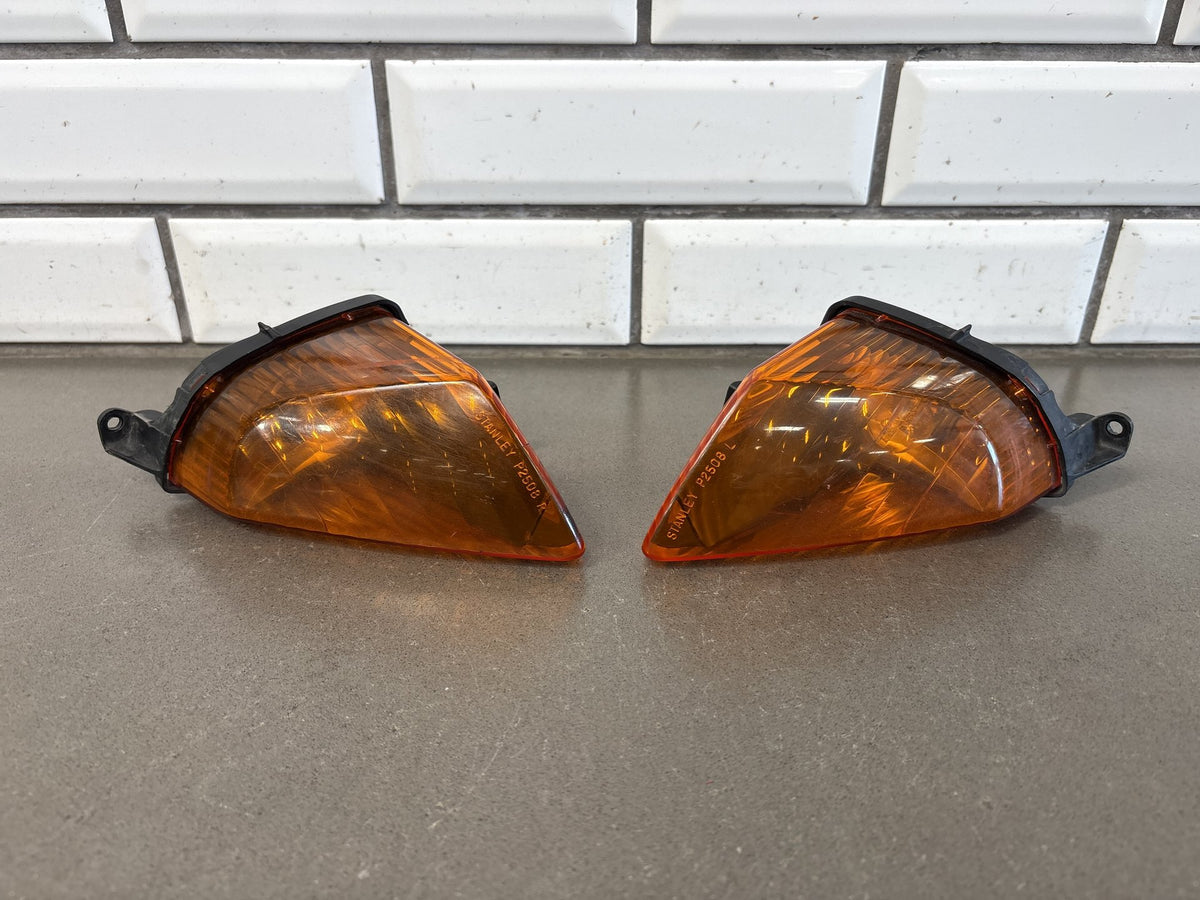 2002-05 Honda VFR800 Interceptor Front Turn Signal Pair Amber OEM 33410-MCW-A01