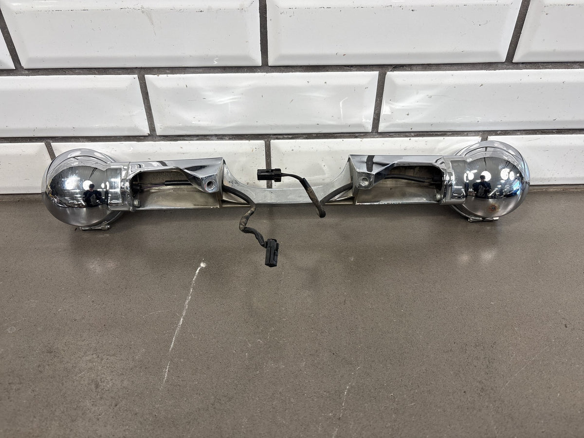1999-2006 Harley Road King FLHR FLHRCI Rear Turn Signal Bar Chrome OEM 68510-74C