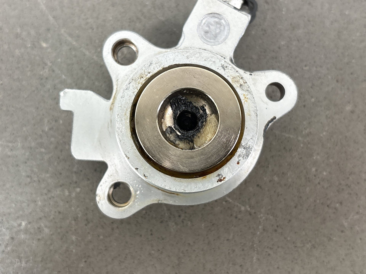 2006-2008 Yamaha FJR1300 Clutch Slave Cylinder Release OEM 2D2-16381-00-00