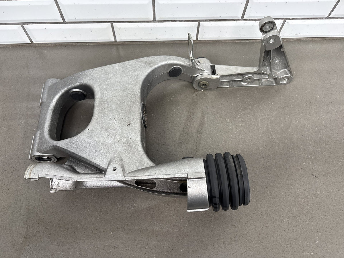2010-2014 Kawasaki Concours 14 ZG1400 Swingarm 33001-0145