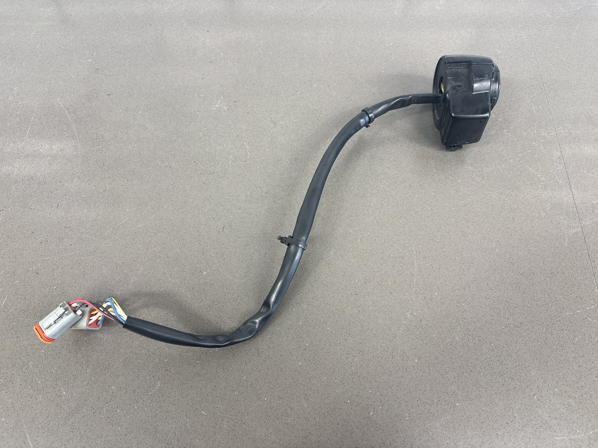 2002-2006 Harley Road King FLHRCI Left Switch Housing Black Cruise OEM 71567-96