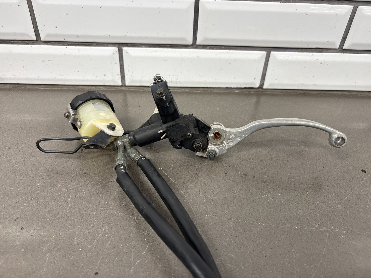1999-2000 Yamaha YZF-R6 Front Brake Master Cylinder with Lines OEM