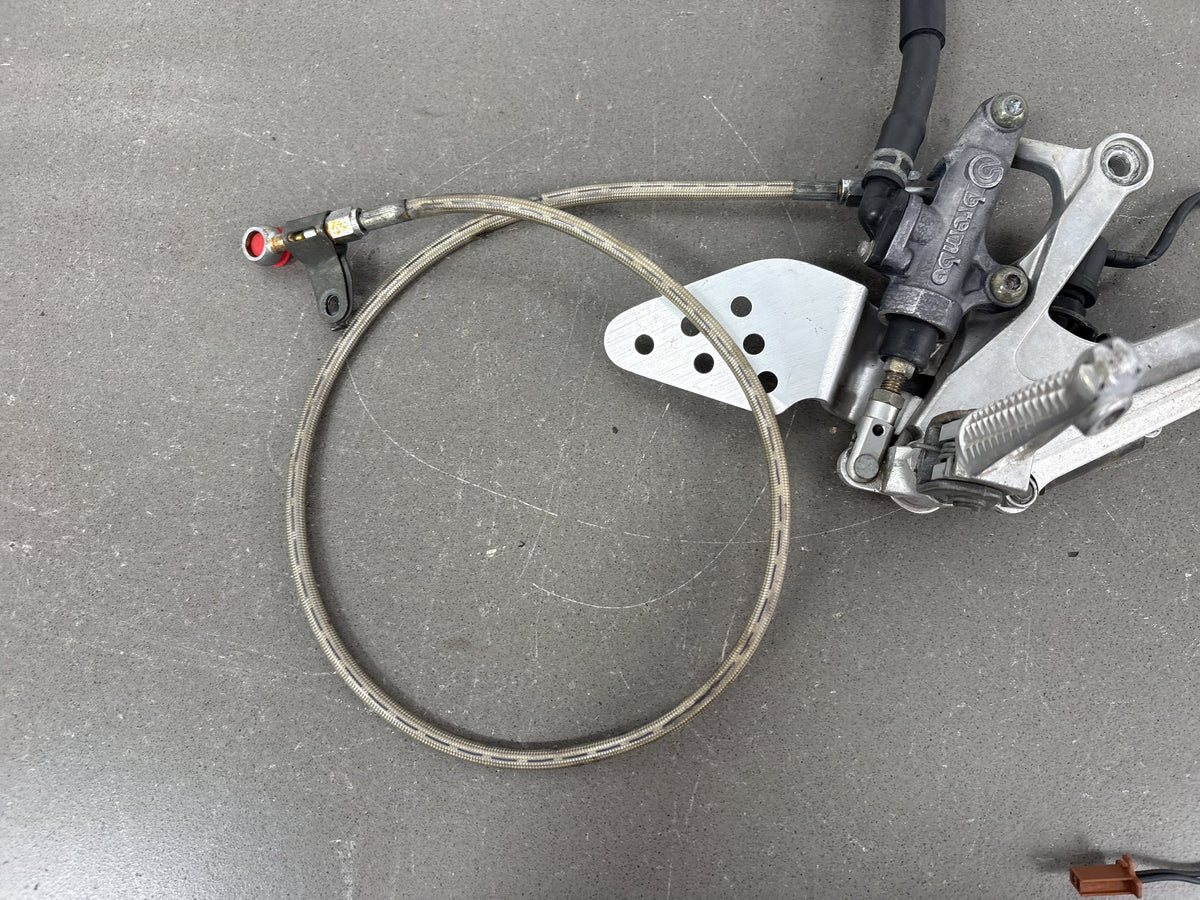 1999-2000 Yamaha YZF-R6 Right Rearset Rear Brake Master Cylinder OEM