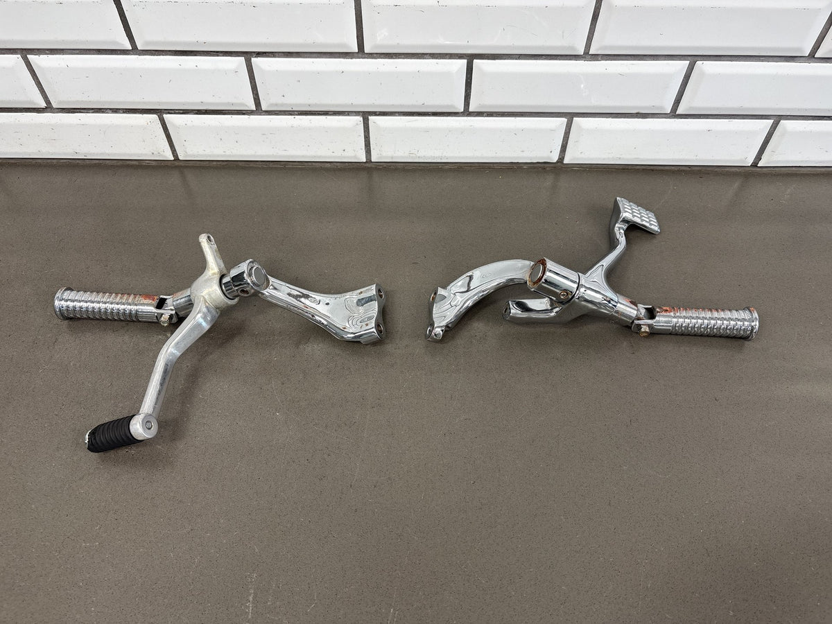 04-13 Harley Davidson Sportster XL 1200 883 Foot Peg Forward Controls Left/Right