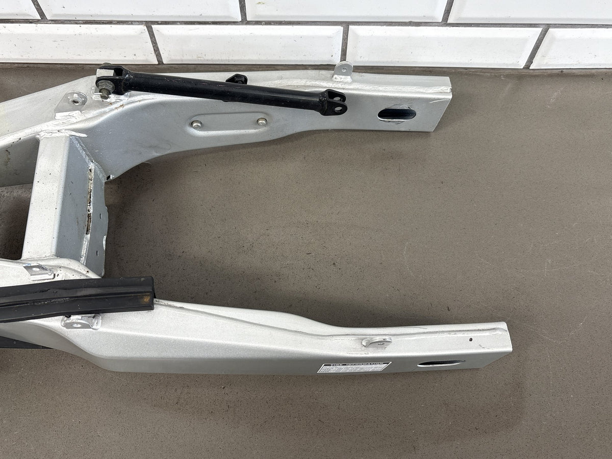 1999-2007 Yamaha YZF600R Swingarm Swing Arm Chain Slider Pivot Bolt Silver OEM