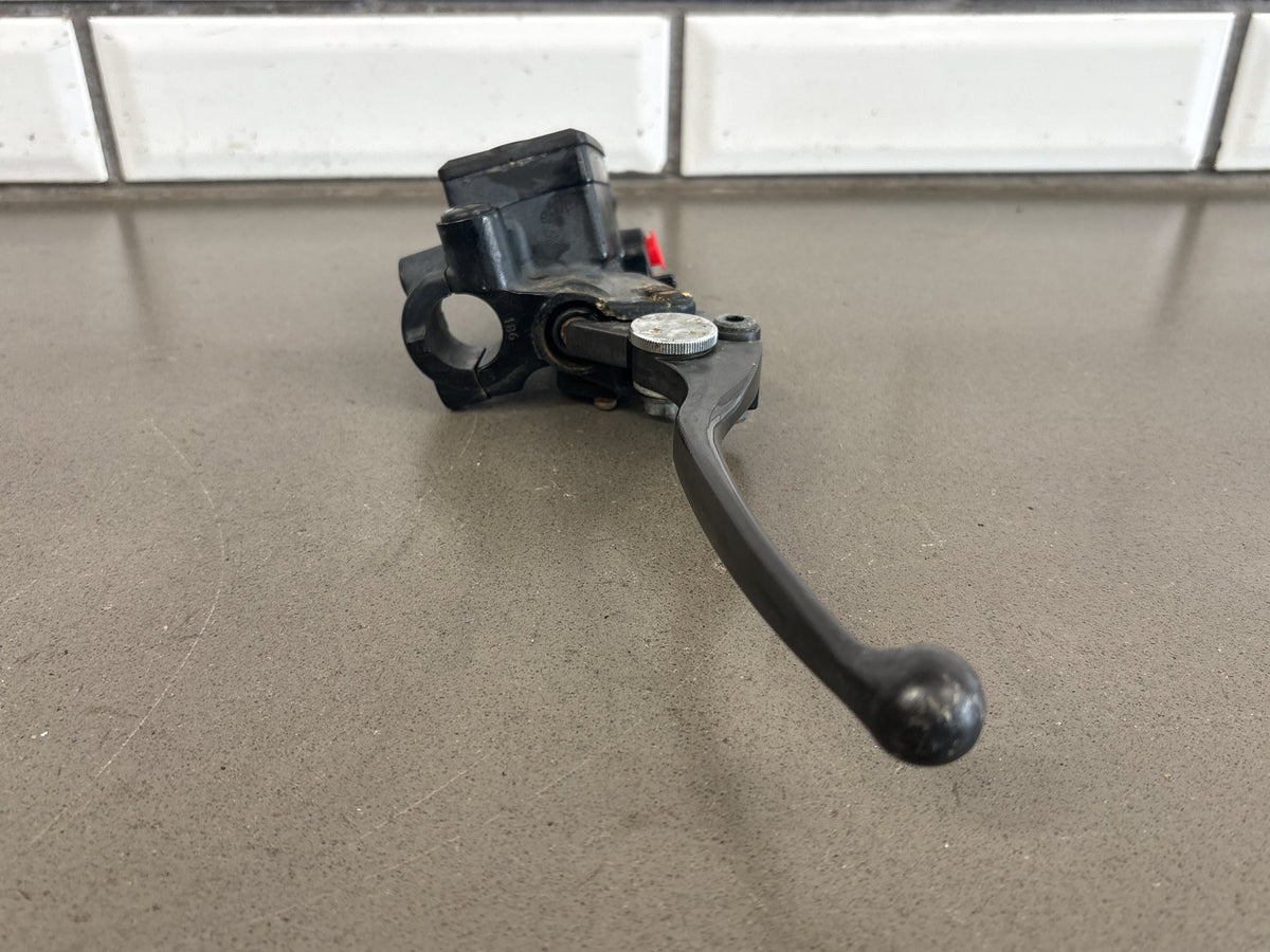 1990-1991 Kawasaki Ninja ZX-11 ZX1100C Front Brake Master Cylinder 43015-1378