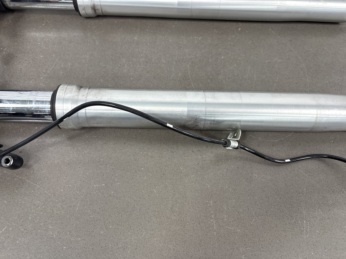2010-2014 Kawasaki Concours 14 ZG1400 Front Fork Set Left Right 44071-5106/5107