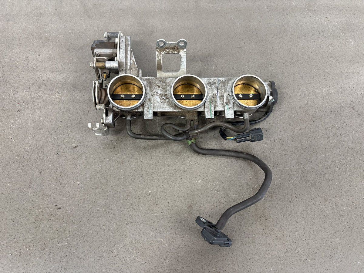2005-2010 Triumph Sprint ST 1050 Speed Triple Throttle Bodies T1240460 OEM