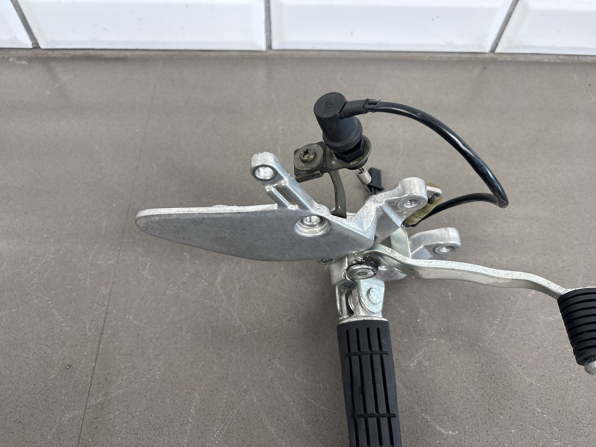 1999-2007 Yamaha YZF600R Pair Left Right Rearsets Shift Lever Brake Pedal OEM