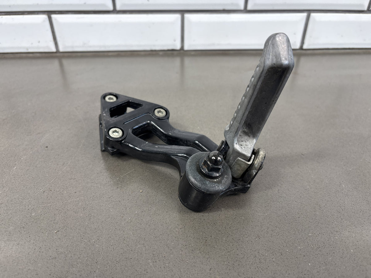 1990-1993 Kawasaki ZX-11 ZX1100C Passenger Pegs Brackets Pair OEM 35011-1521