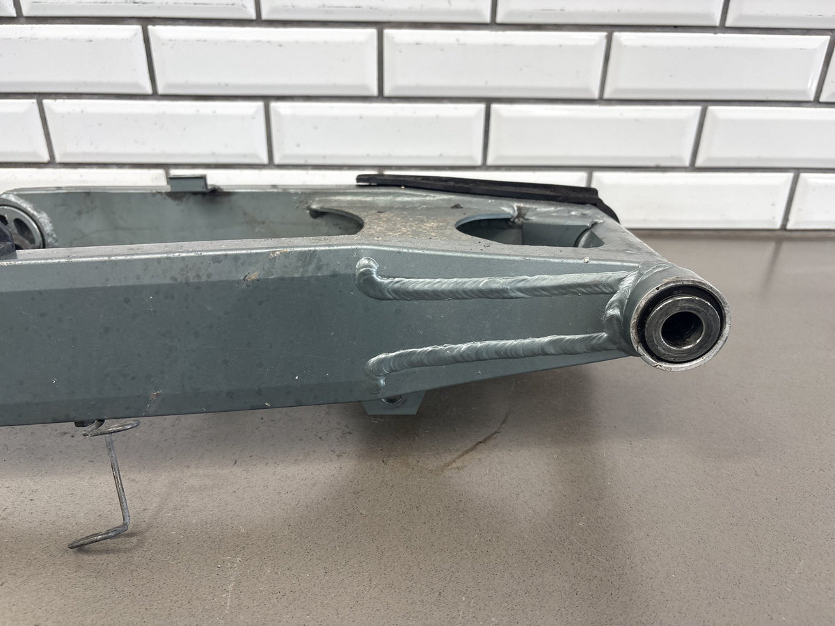 1990-1993 Kawasaki Ninja ZX-11 ZX1100C Swingarm Swing Arm OEM 33001-1351