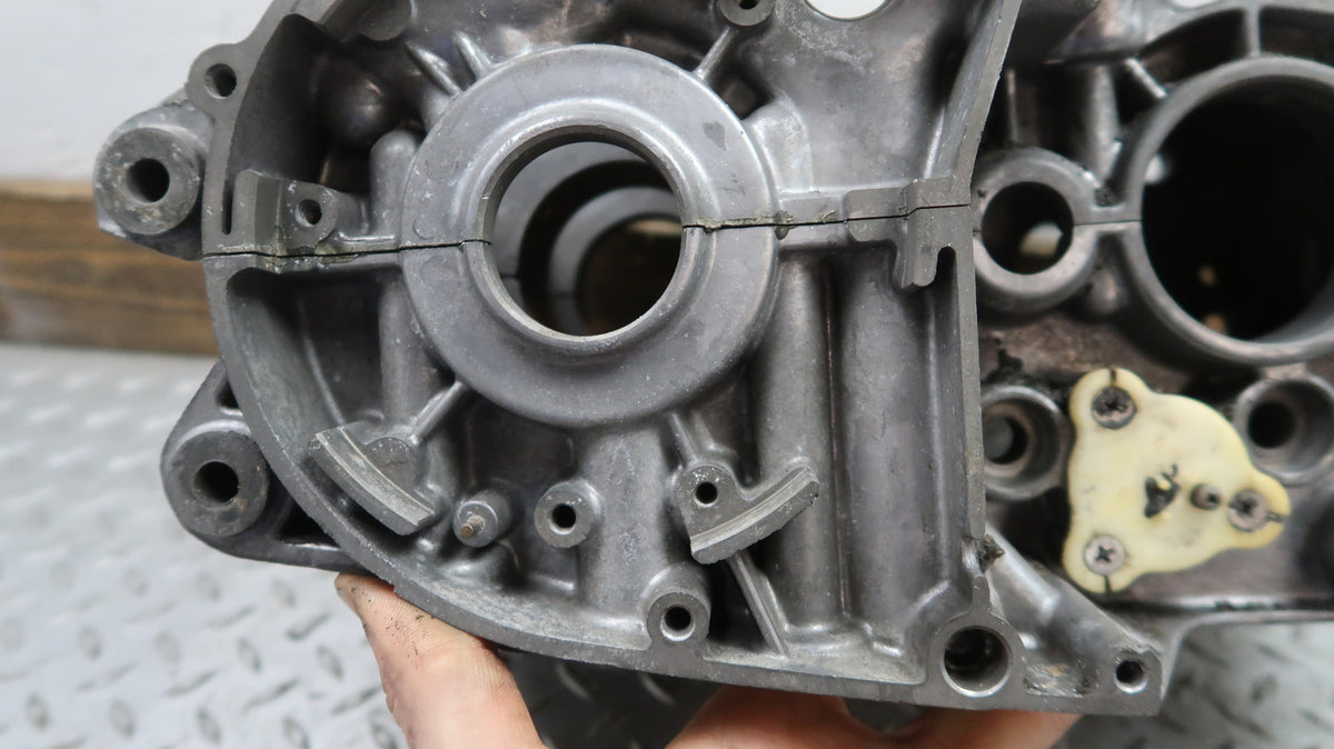 1970-1975 Yamaha R5C RD350 RD250 Crankcases OEM 278-15100-02-00