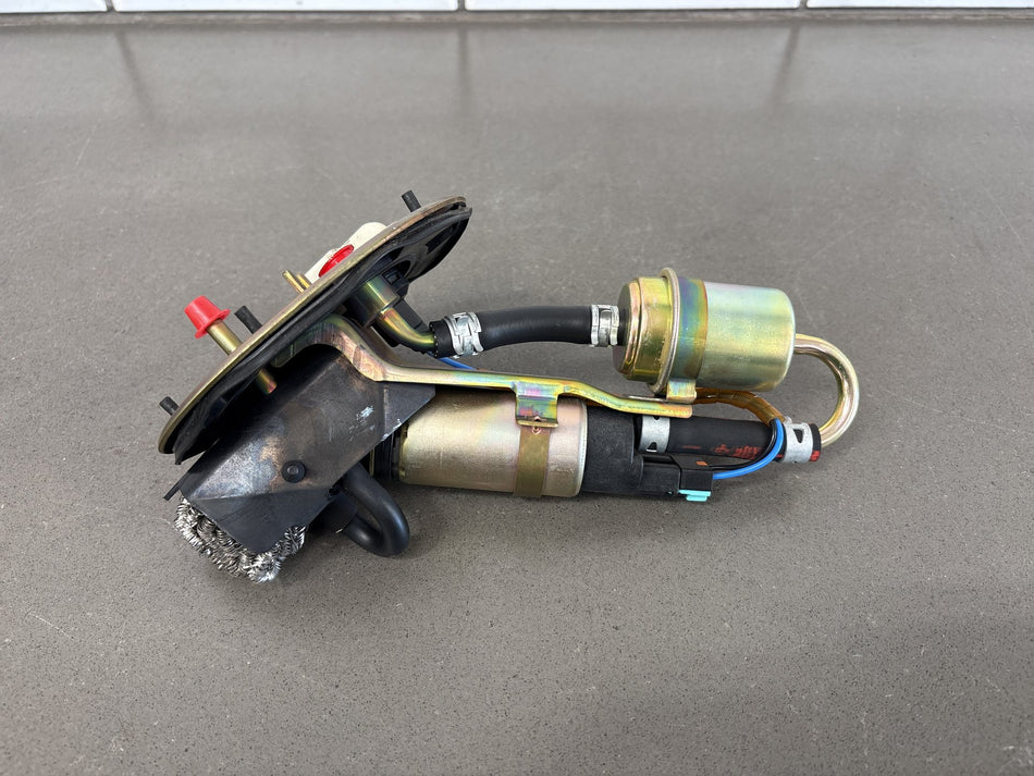 2002-06 Honda VFR800 Interceptor Fuel Pump Assembly OEM 16700-MCW-D02