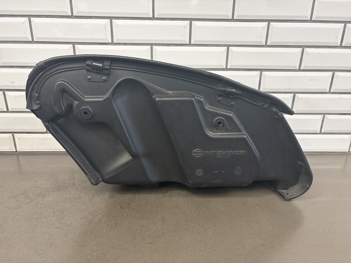 1999-2006 Harley Road King FLHRCI Saddlebags Pair Black Leather OEM 91139-98C