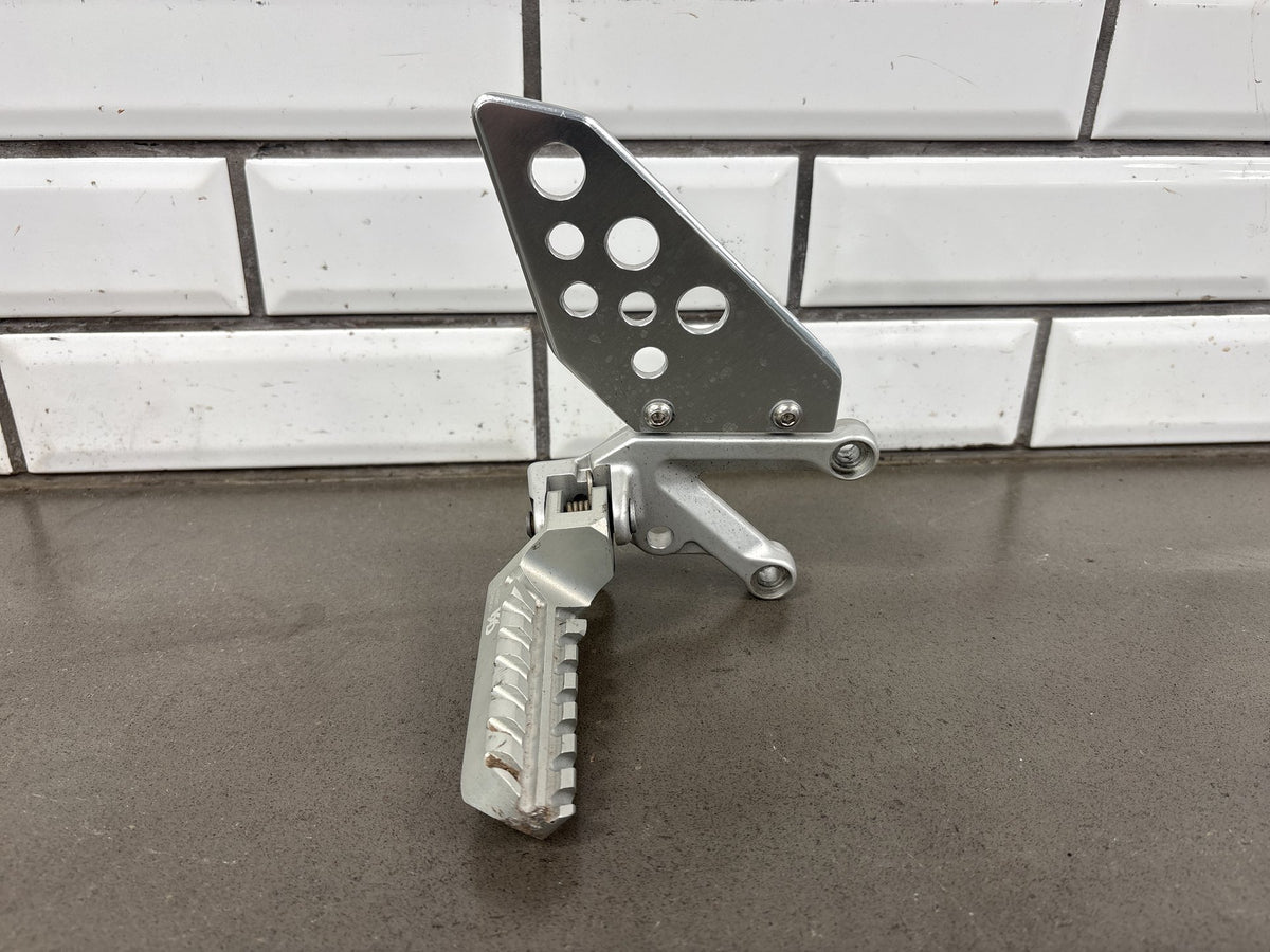 2004-2010 Aprilia RSV1000R Tuono Front Footpeg Brackets Knight Design Lower Pegs