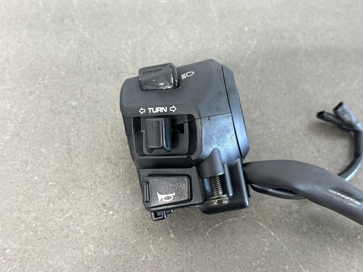 2002-05 Honda VFR800 Interceptor Left Handlebar Switch OEM 35020-MCW-A00