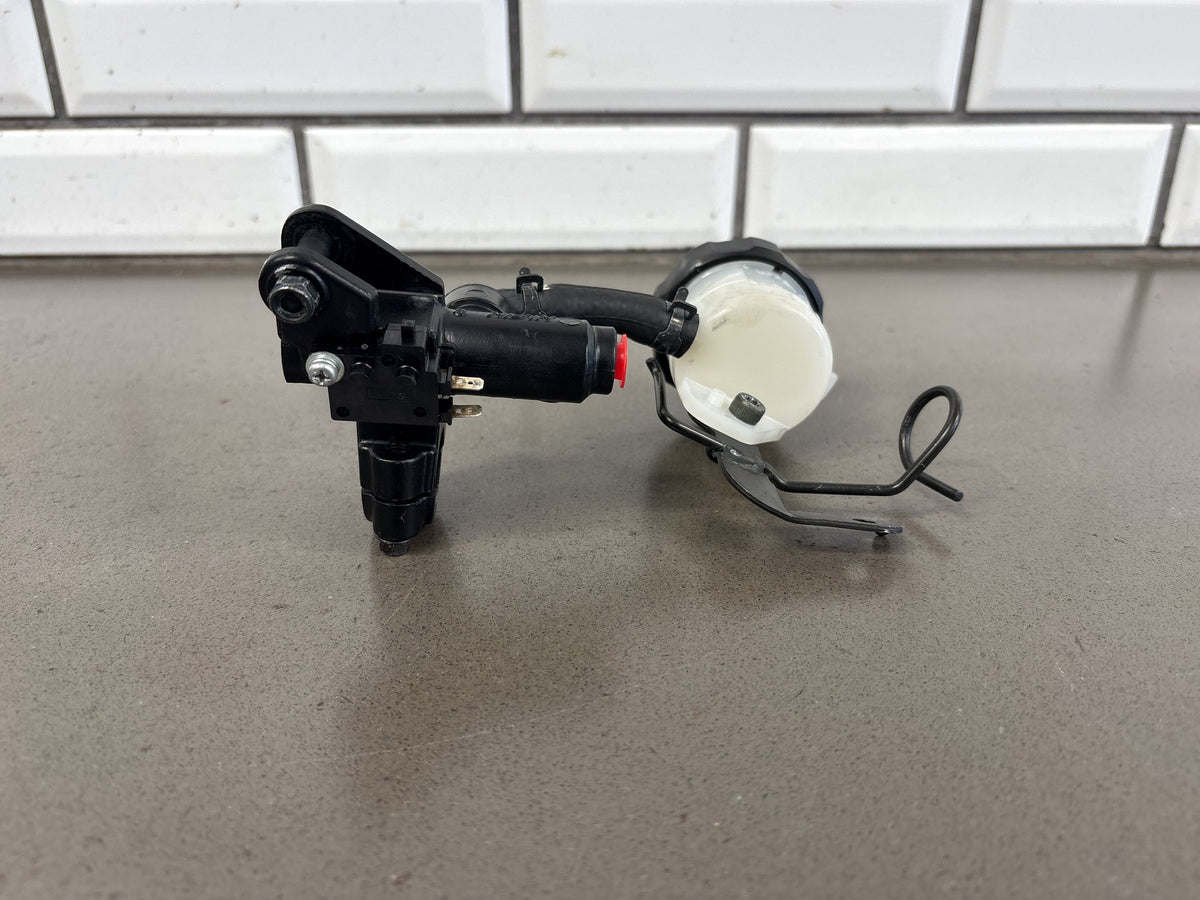 1999-2007 Yamaha YZF600R Front Brake Master Cylinder Nissin W Reservoir OEM