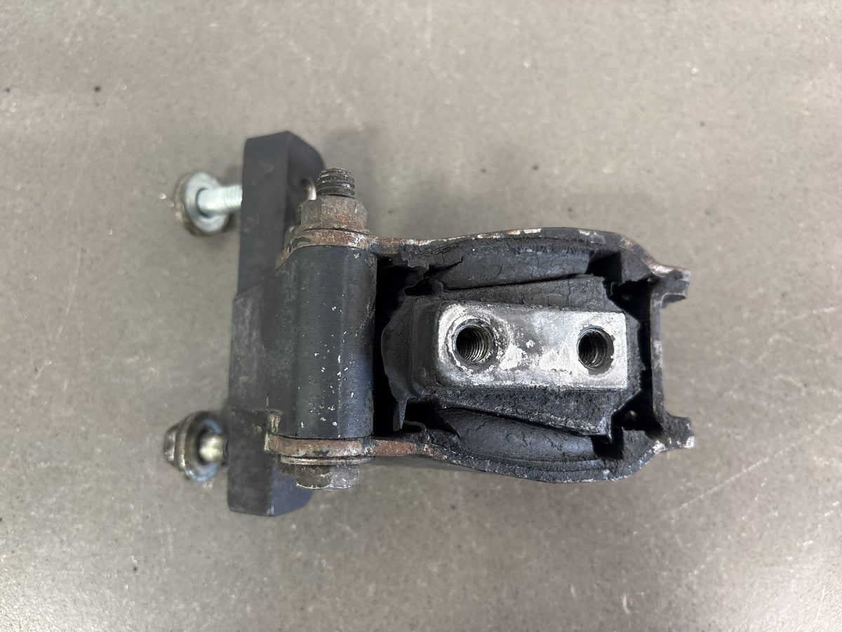 06-17 Dyna Super Glide Street Bob Fat Bob Harley Front Engine Isolator 47583-90B