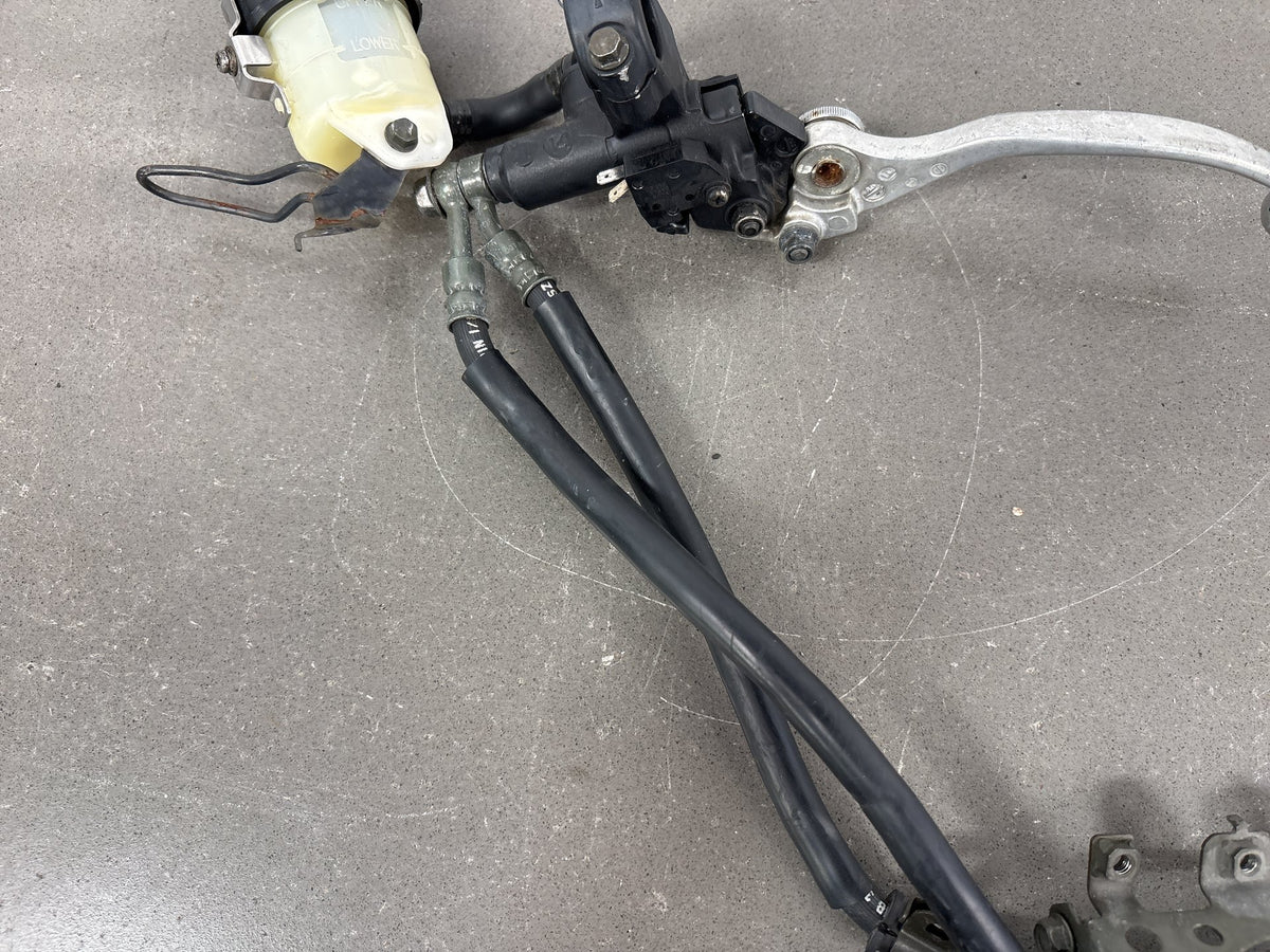 1999-2000 Yamaha YZF-R6 Front Brake Master Cylinder with Lines OEM
