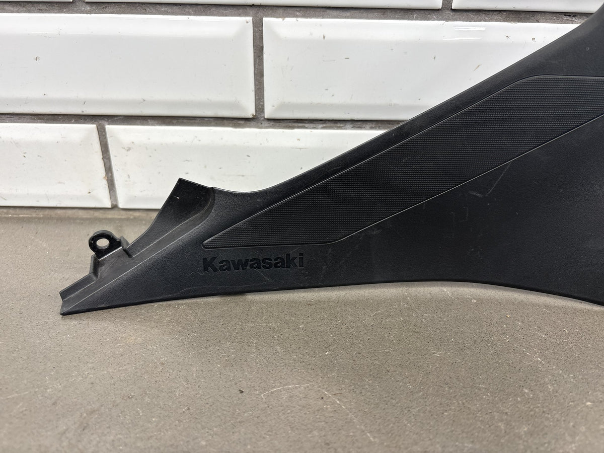 2018-2023 Kawasaki Ninja 400 Right Knee Pad Side Panel OEM 53065-0043