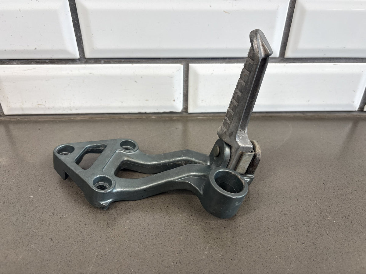 1990-1993 Kawasaki ZX-11 ZX1100C Passenger Pegs Brackets Pair OEM 35011-1521