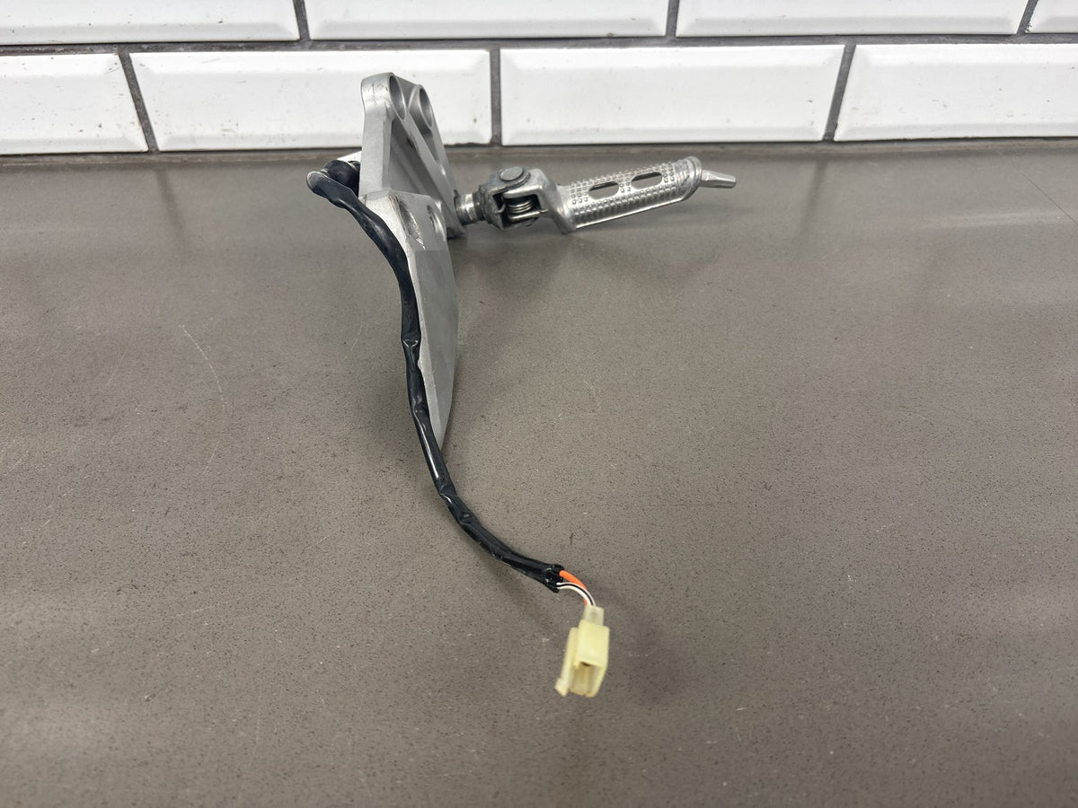 04-07 Suzuki SV650 SV650S Right Rearset Footpeg Bracket OEM 43511-16G20