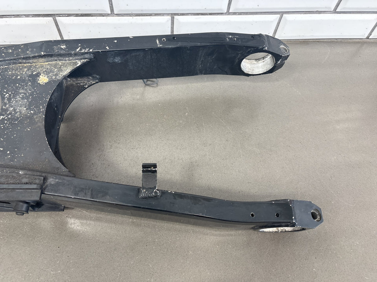 1990-1993 Kawasaki Ninja ZX-11 ZX1100C Swingarm Swing Arm OEM 33001-1351