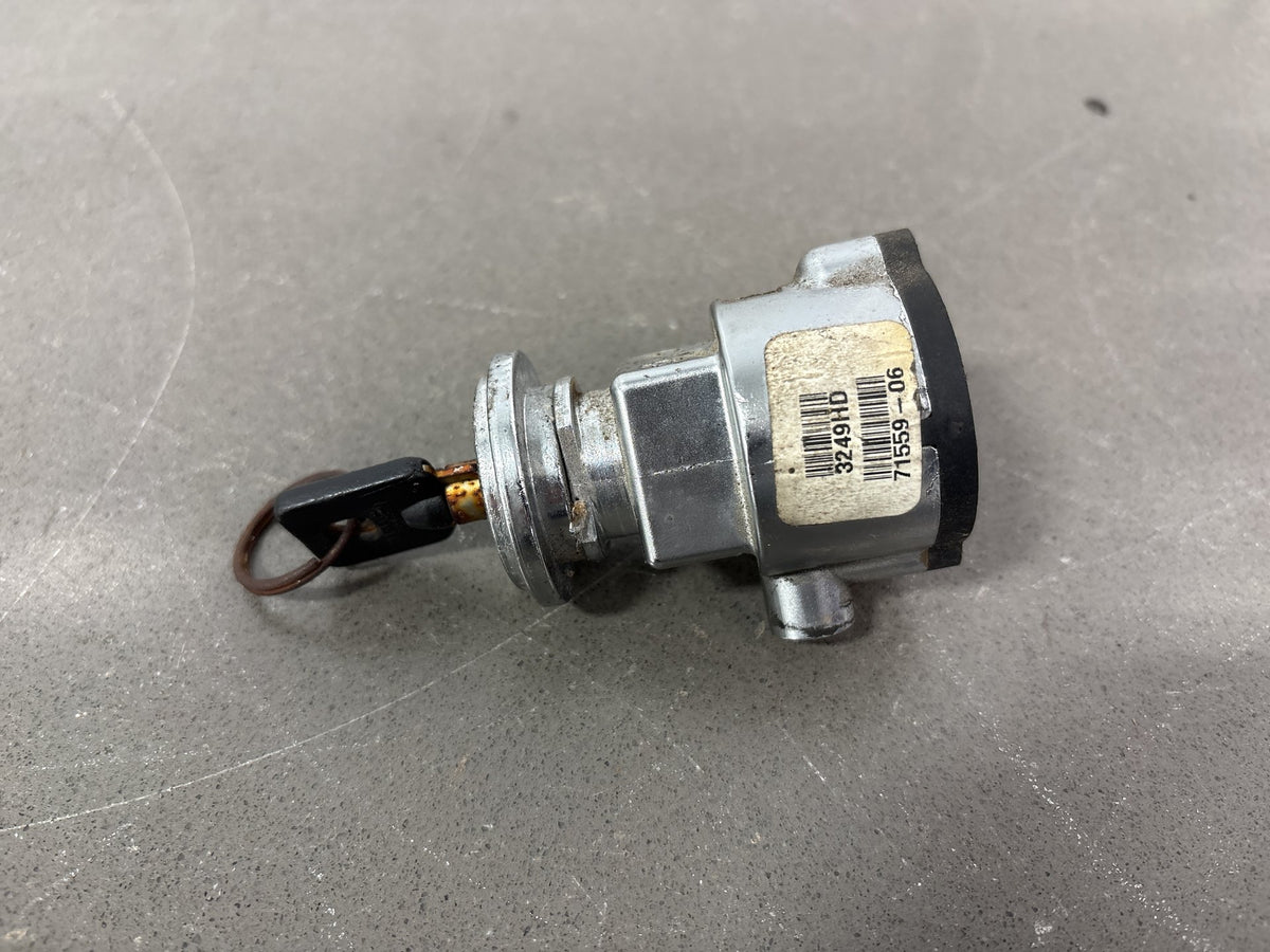 2006 Dyna Super Glide FXDI FXDCI FXDBI FXDLI Harley Ignition Switch 71559-06