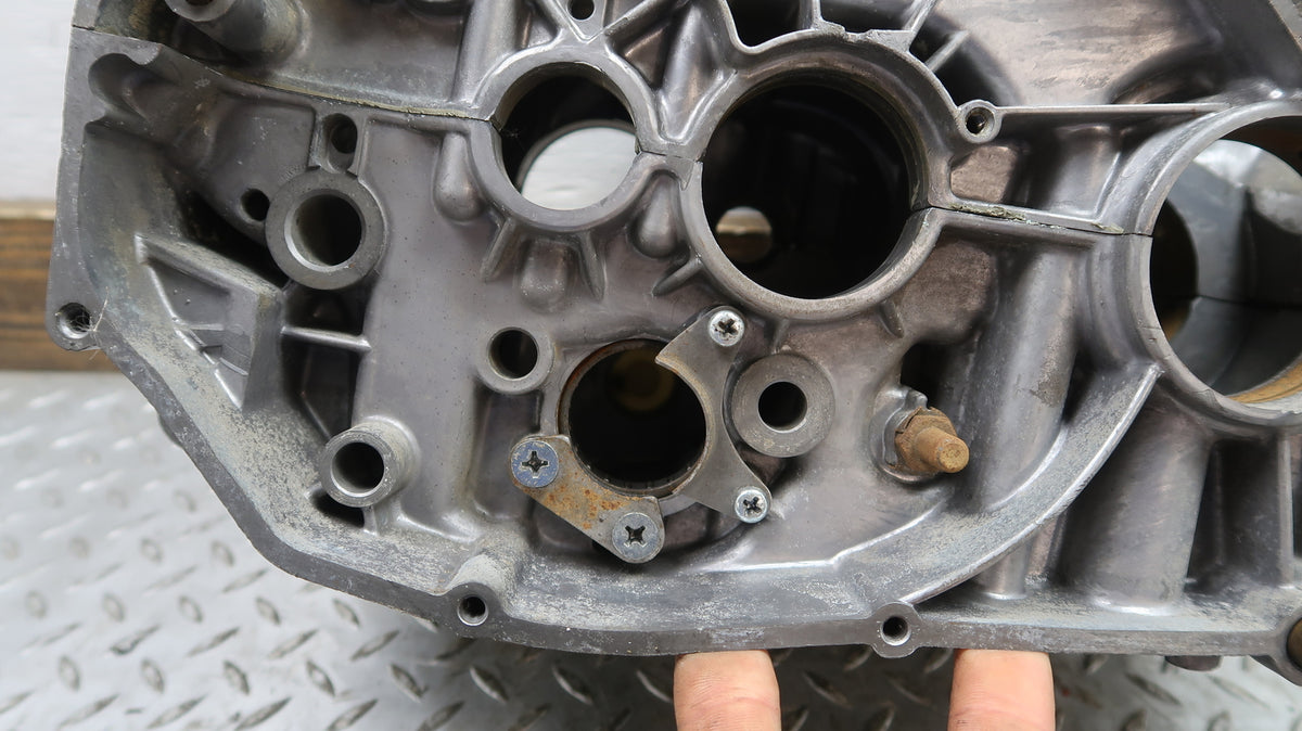 1970-1975 Yamaha R5C RD350 RD250 Crankcases OEM 278-15100-02-00