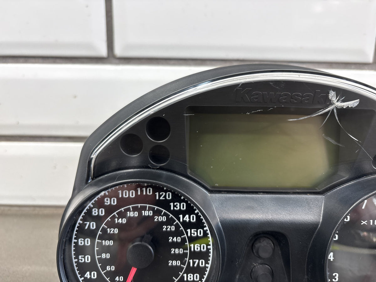 2010-2014 Kawasaki Concours 14 ZG1400 Gauge Cluster Speedometer 25031-0294