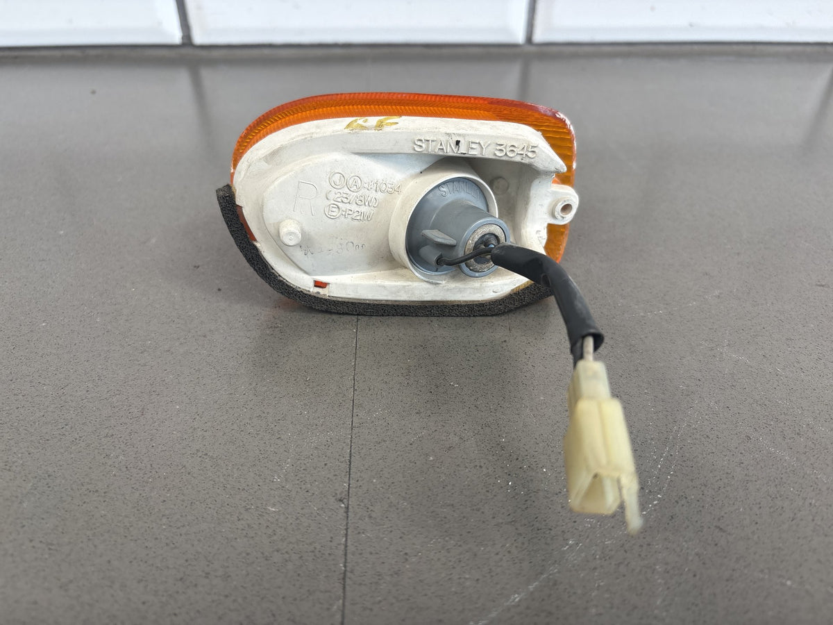 1990-1993 Kawasaki ZX-11 ZX1100C Front Turn Signal Pair LH RH OEM 23040-1208