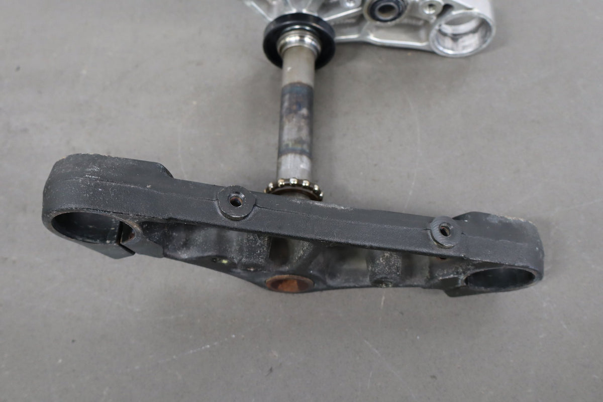 2001-04 Suzuki VL800 Volusia Triple Tree Stem OEM 51410-41F20
