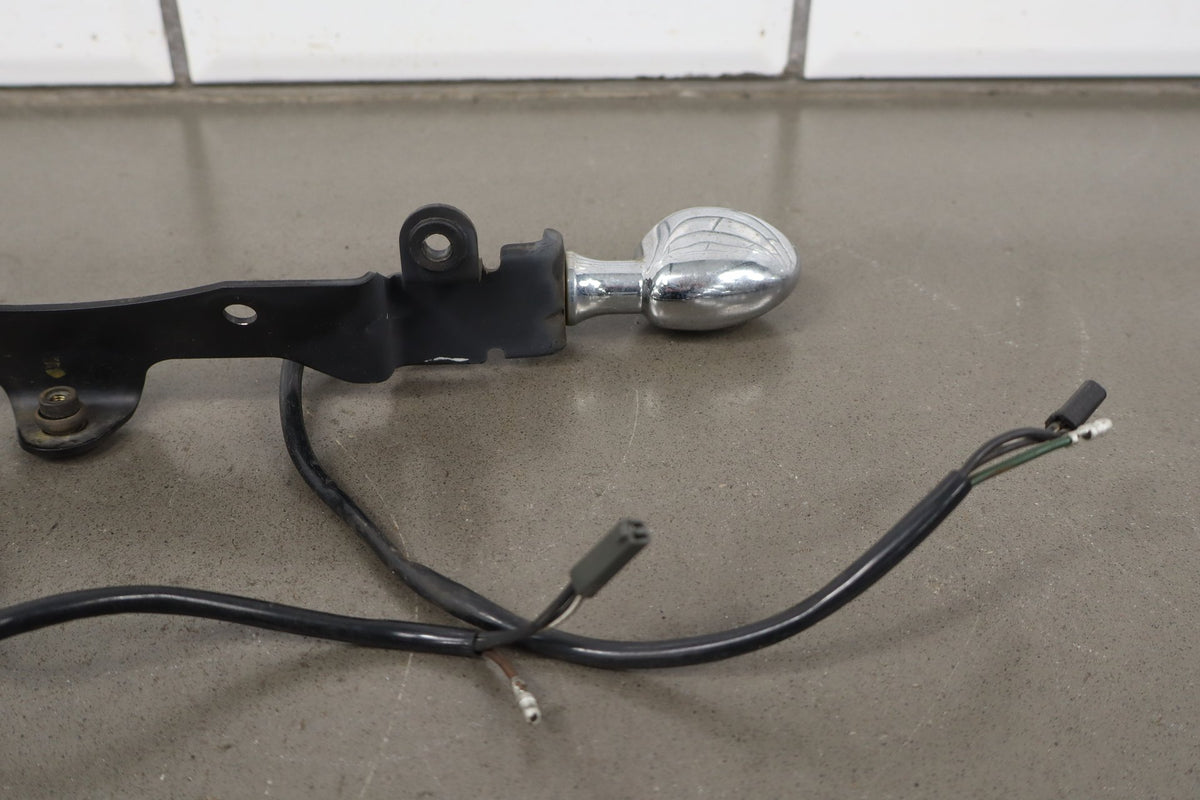 2001-03 Suzuki VL800 Volusia Front Turn Signal Set OEM with Bracket/Mount
