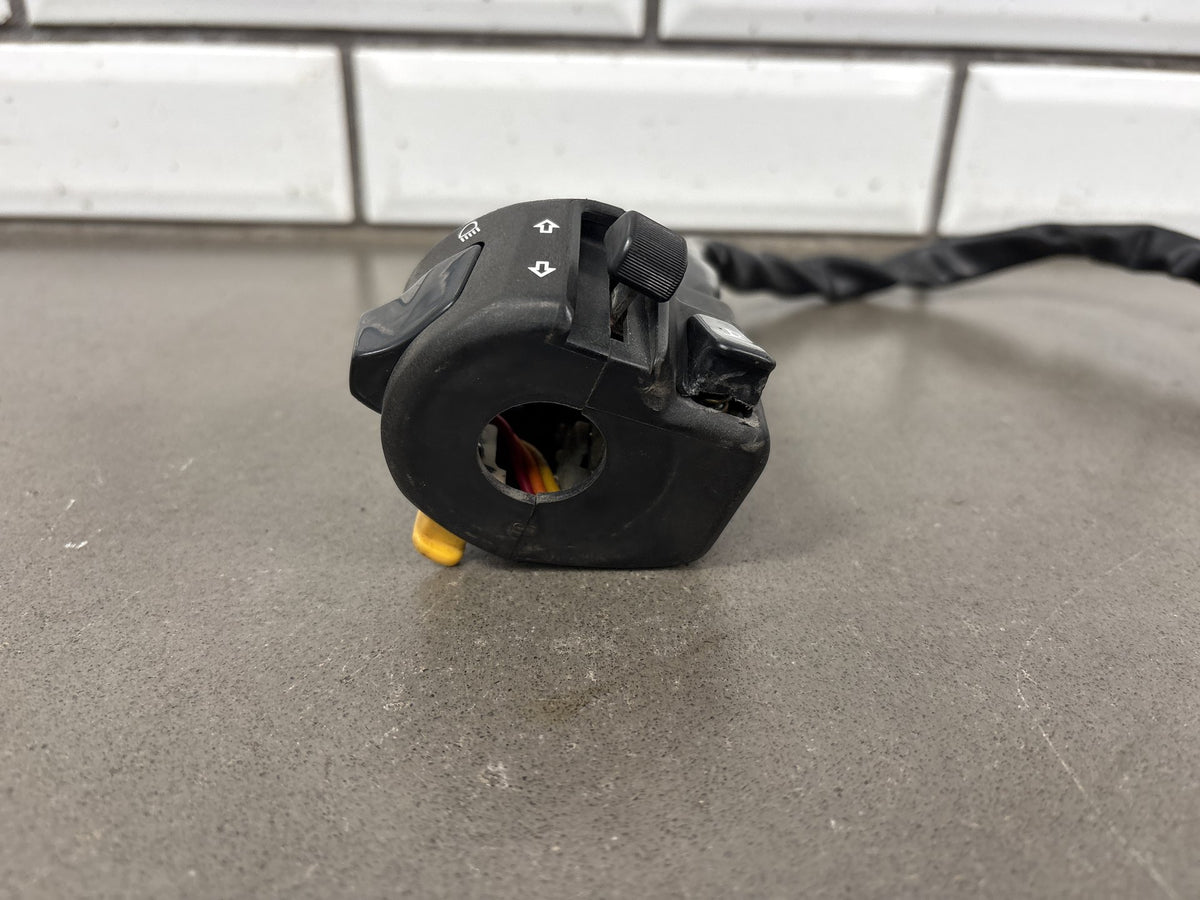 03-09 Suzuki SV650 Left Handlebar Switch Housing OEM 37400-17G10
